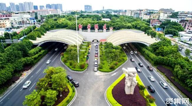 我国水下隧道的发展历程与现状，结合典型水下隧道的工程案例综述水下隧道工程