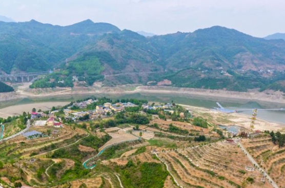 中国拟在长江中上游水源区等实施退耕还